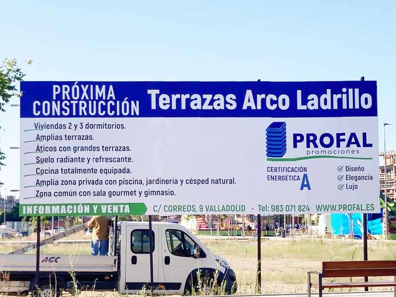 Diseño de carteles de gran formato para promociones inmobiliarias de Profal